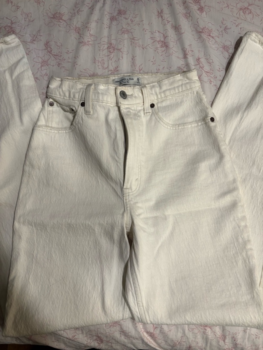 Women’s White Jeans - Classic Straight Fit